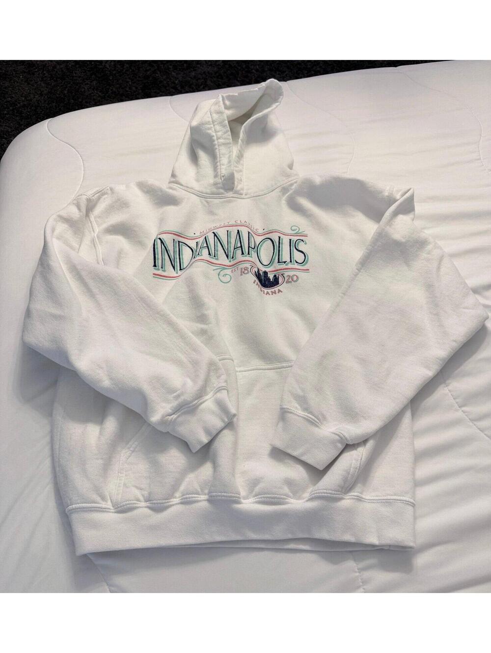 Vintage Indianapolis Indiana Graphic Hoodie White Pullover Sweatshirt
